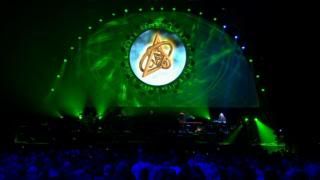 PDVD 002 1 - Brit Floyd - The Pink Floyd Tribute Show - Live From Liverpool (2011) [DVD9] [PAL]