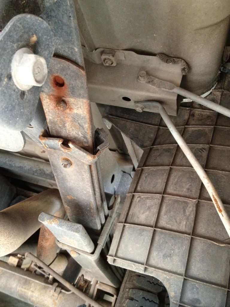 Leaf Spring Shackle FAILURE Shot thru bed and liner Page 11